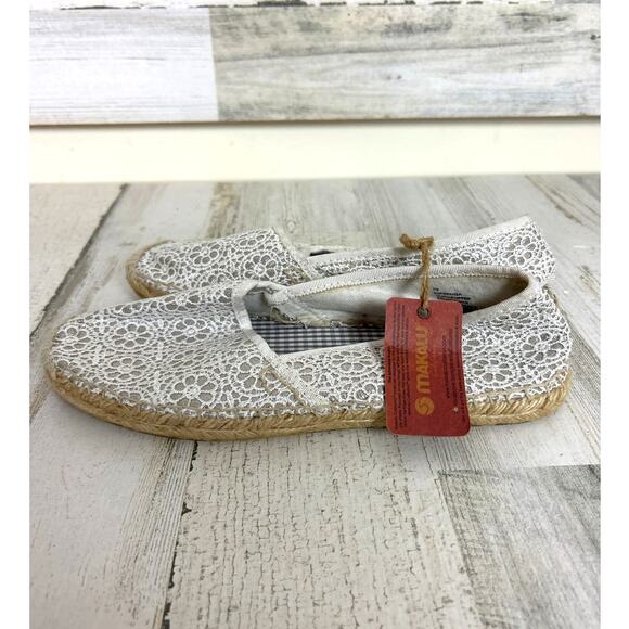 Makalu Women’s 7 White Floral Lace Embroidered crochet Slip-On Flats NEW - Picture 5 of 8